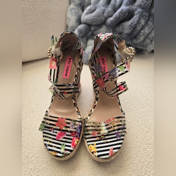 Betsey Johnson, Fraser Espadrille Wedge Sandal, Multicolor, SIZE 7.5 - Picture 4 of 4